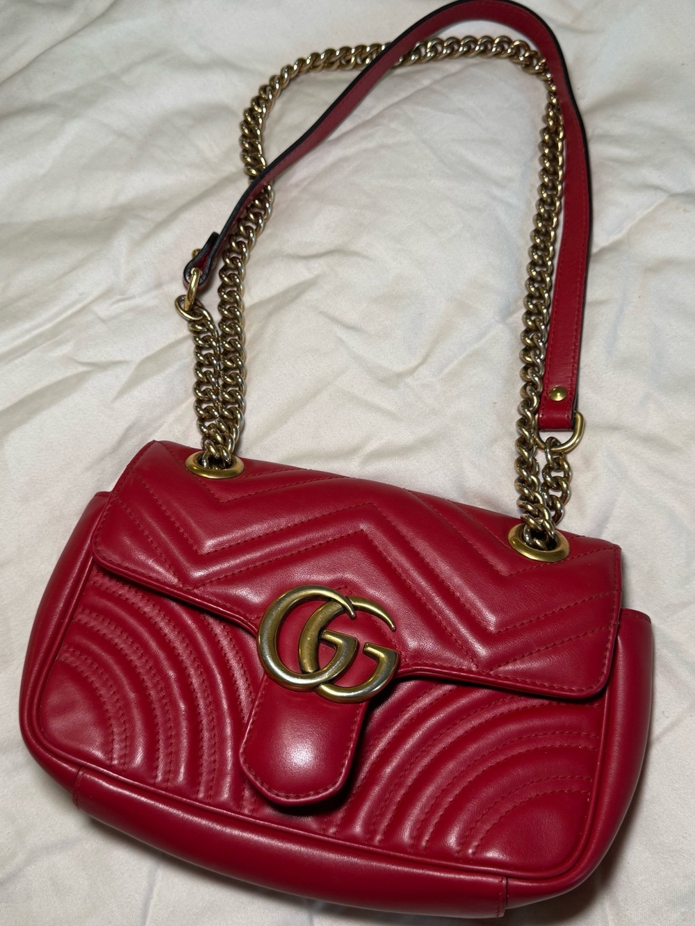 Gucci Marmont Matelassè Red Leather Shoulder Bag with Gold Double G
